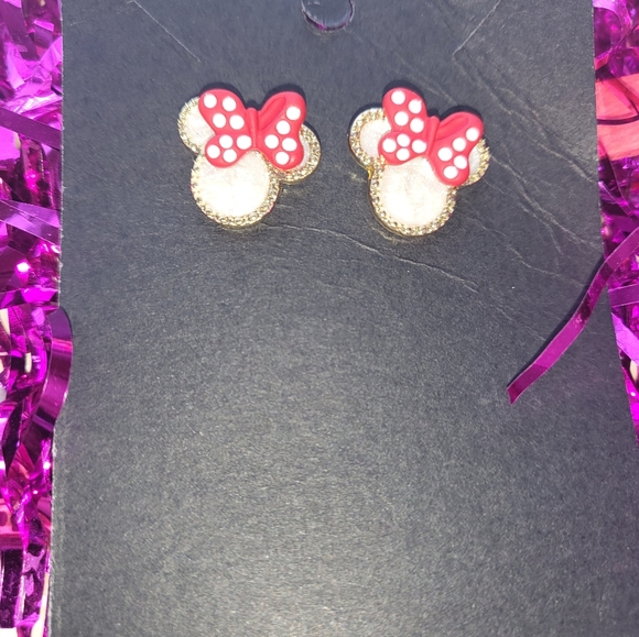 Minne Mouse moonstone stud earrings - Picture 3 of 9
